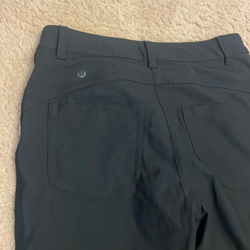 Womens 6 black lululemon trouser pant